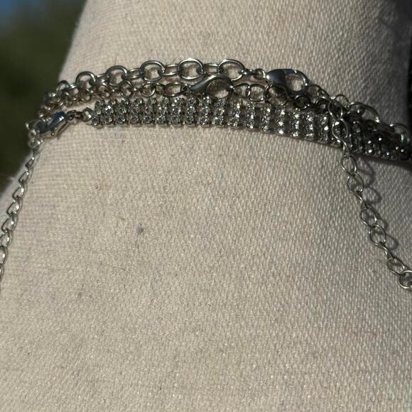 Silver charm necklace choker - Picture 4 of 6